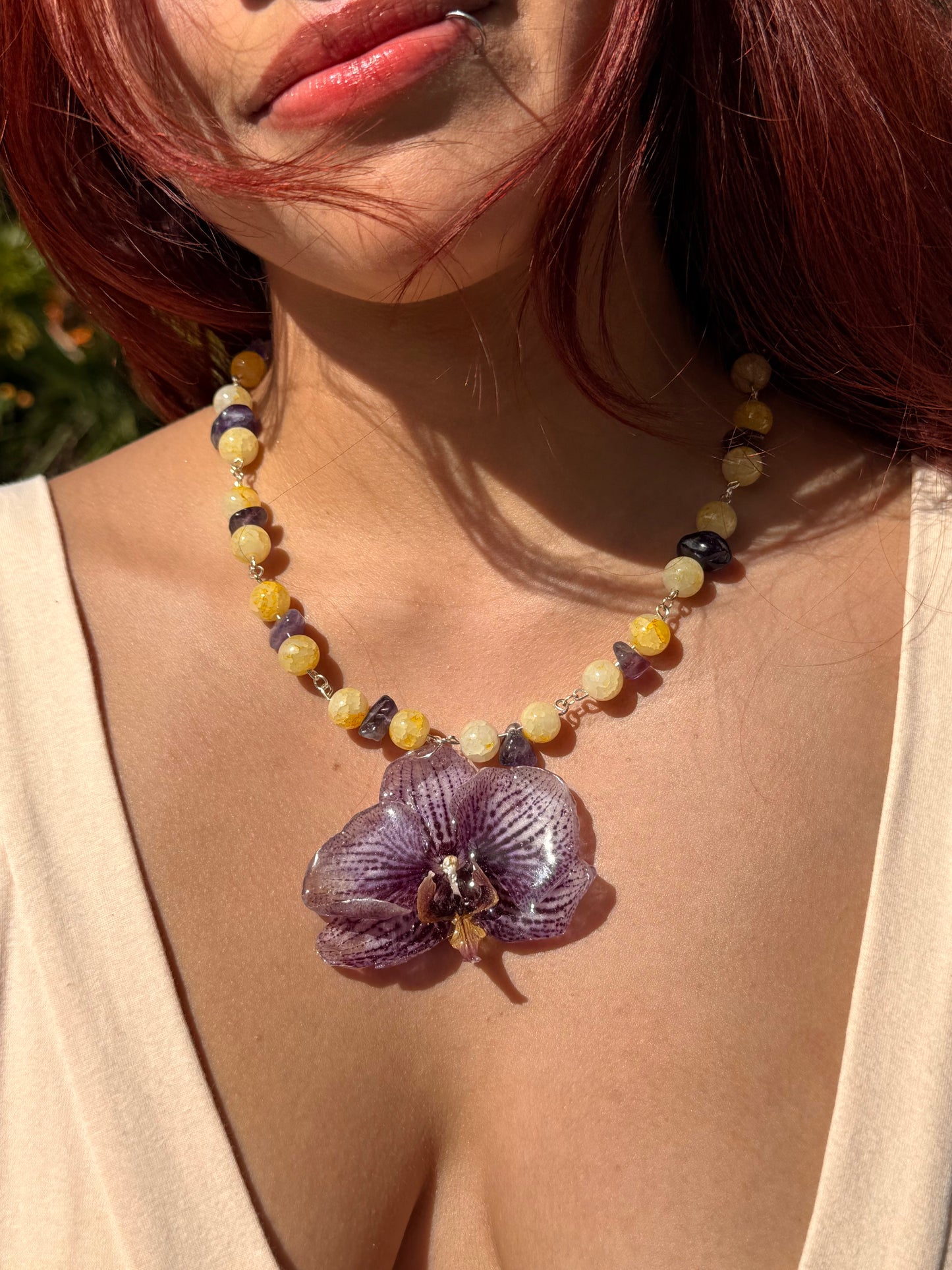ORQUIDEA DORADA DE MEDIANOCHE